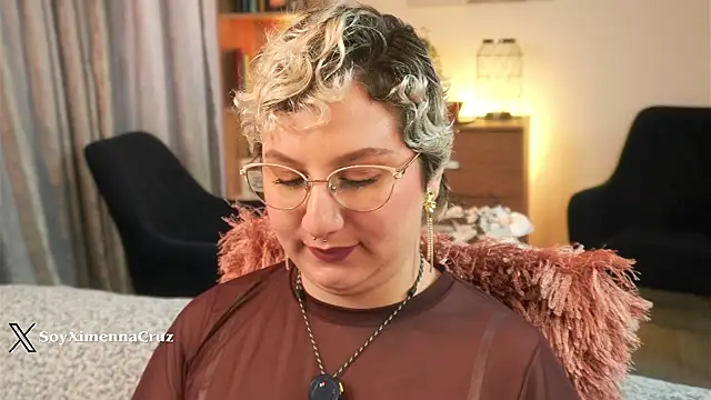 Ximenna Cruz online show from March 20, 9:05 pm