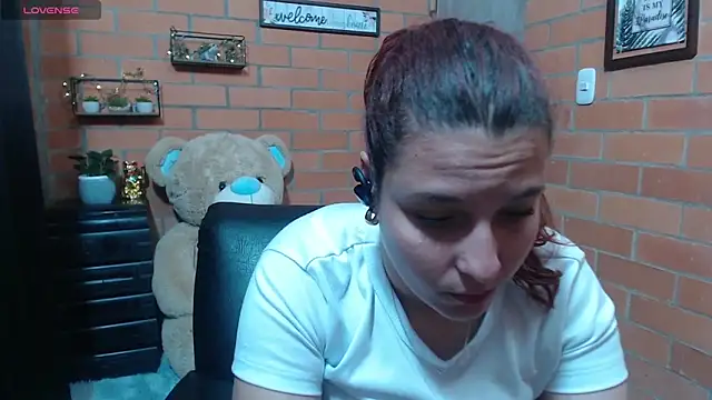 Snapshot of alexia_87 chatting on September 19, 11:20 pm alexia 87 online show from September 19, 11:20 pm