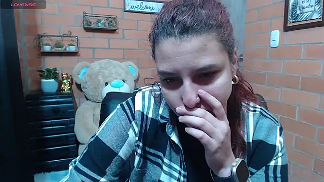 Snapshot of alexia_87 chatting on September 18, 8:56 pm alexia 87 online show from September 18, 8:56 pm