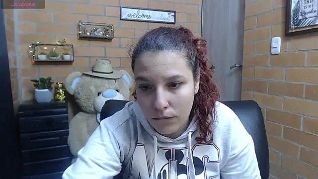 Snapshot of alexia_87 chatting on September 21, 12:38 am alexia 87 online show from September 21, 12:38 am