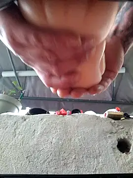 Snapshot of RomWoolf chatting on March 10, 4:35 pm RomWoolf online show from March 10, 4:35 pm