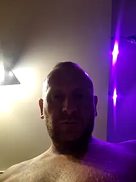 Snapshot of RomWoolf chatting on September 21, 10:15 pm RomWoolf online show from September 21, 10:15 pm