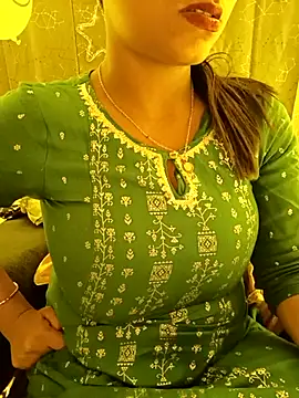Snapshot of Divya_girl chatting on March 2, 4:47 pm Divya girl online show from March 2, 4:47 pm