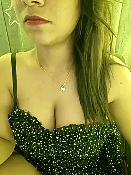 Snapshot of Divya_girl chatting on March 12, 7:13 am Divya girl online show from March 12, 7:13 am