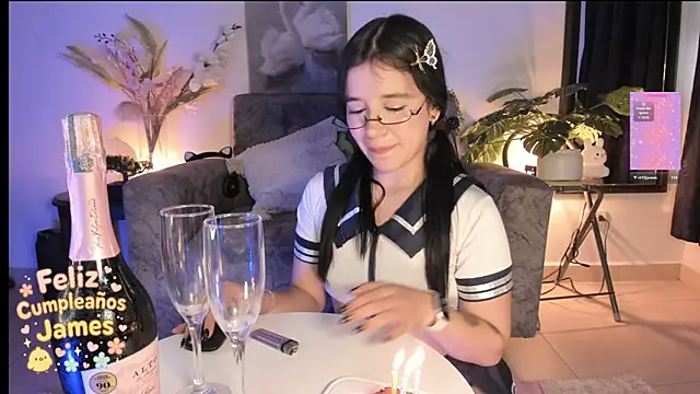 Snapshot of Naughtylittlegirl_ chatting on September 30, 10:27 pm Naughtylittlegirl online show from September 30, 10:27 pm
