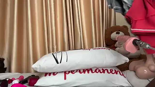 Snapshot of SexyAudreyFuck chatting on October 22, 12:54 am SexyAudreyFuck online show from October 22, 12:54 am