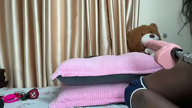 Snapshot of SexyAudreyFuck chatting on October 18, 12:34 am SexyAudreyFuck online show from October 18, 12:34 am