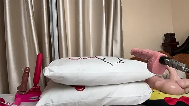 Snapshot of SexyAudreyFuck chatting on November 10, 12:15 am SexyAudreyFuck online show from November 10, 12:15 am