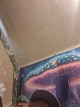nuttinbuttcock69 online show from May 19, 9:11 pm