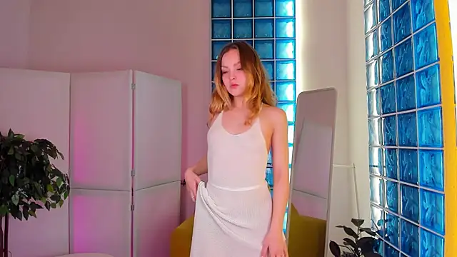 stay with alice online show from September 24, 1:50 pm