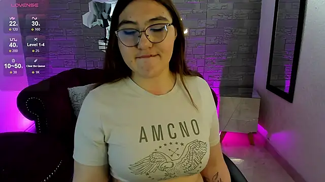 conniejames m online show from November 17, 12:31 pm