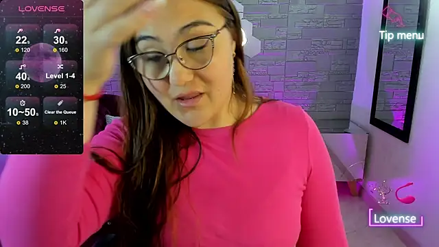 conniejames m online show from December 17, 12:21 pm