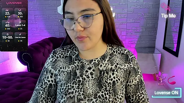 conniejames m online show from November 22, 12:37 pm