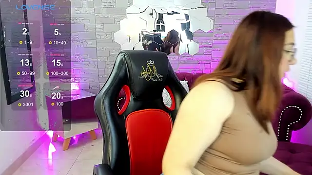 conniejames m online show from March 26, 1:31 pm