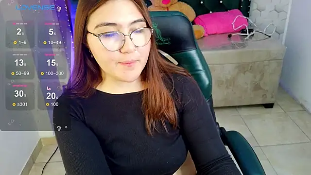 Snapshot of conniejames_m chatting on June 3, 2:33 pm conniejames m online show from June 3, 2:33 pm