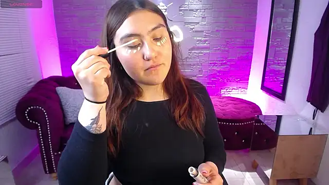 conniejames m online show from May 4, 11:46 am