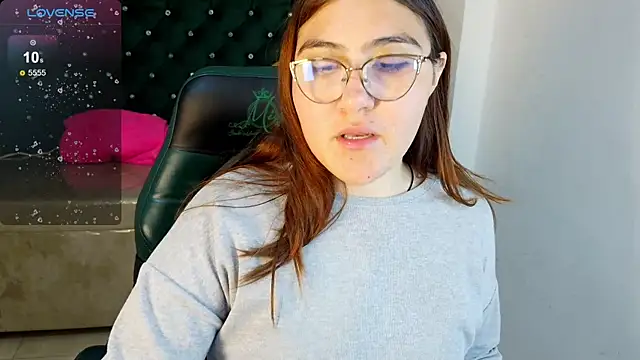 Snapshot of conniejames_m chatting on July 15, 12:23 pm conniejames m online show from July 15, 12:23 pm