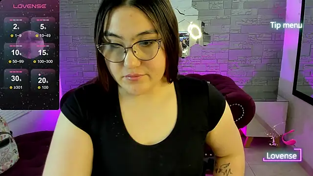 conniejames m online show from November 28, 1:44 pm