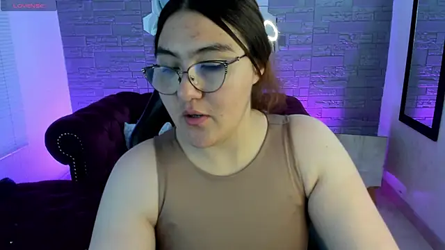 conniejames m online show from November 4, 12:53 pm