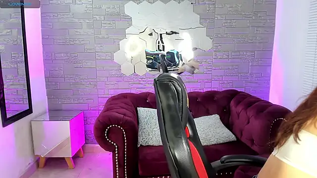 conniejames m online show from March 18, 1:02 pm