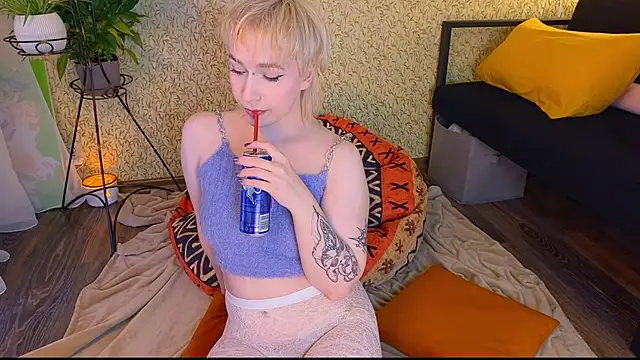 EmmyAmbros online show from November 15, 5:39 pm