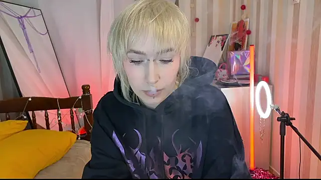 EmmyAmbros online show from February 28, 5:45 pm