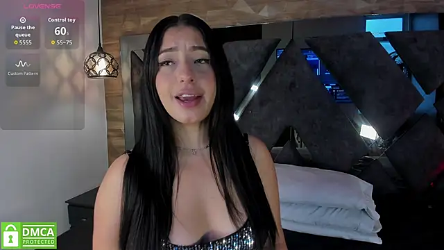 Venus velez  online show from February 25, 1:00 pm