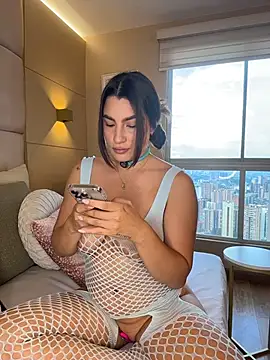 Snapshot of SaharaRush_ chatting on December 15, 8:58 pm SaharaRush online show from December 15, 8:58 pm