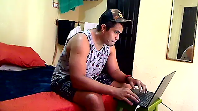Snapshot of lozter345 chatting on September 17, 6:21 pm lozter345 online show from September 17, 6:21 pm
