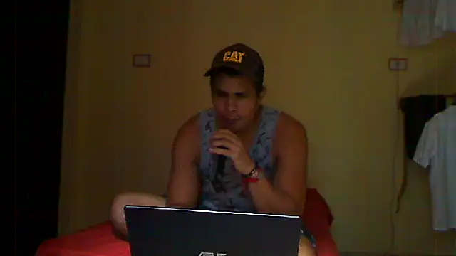 Snapshot of lozter345 chatting on September 15, 12:00 am lozter345 online show from September 15, 12:00 am