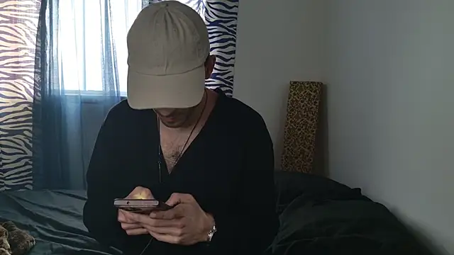 JackDesFeux online show from April 12, 6:00 pm