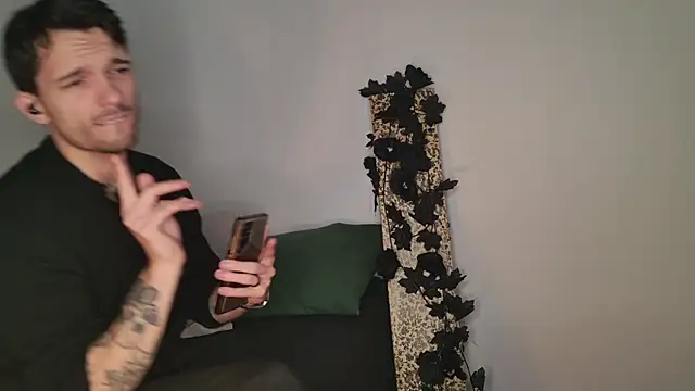 JackDesFeux online show from November 11, 10:43 am