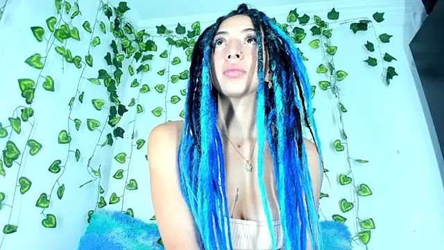 Snapshot of SaturnooStonee chatting on December 30, 7:04 am SaturnooStonee online show from December 30, 7:04 am