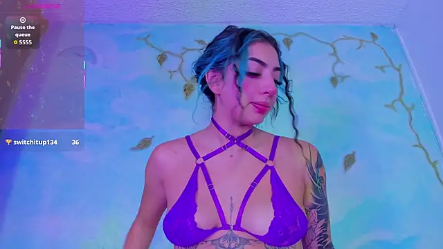 Snapshot of SaturnooStonee chatting on October 25, 12:43 am SaturnooStonee online show from October 25, 12:43 am