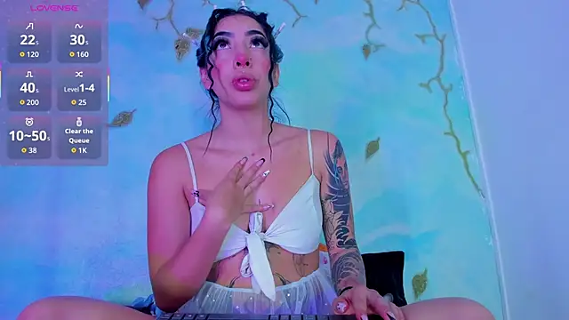 Snapshot of SaturnooStonee chatting on October 24, 6:34 am SaturnooStonee online show from October 24, 6:34 am