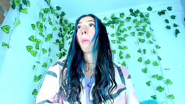 Snapshot of SaturnooStonee chatting on December 11, 5:00 am SaturnooStonee online show from December 11, 5:00 am