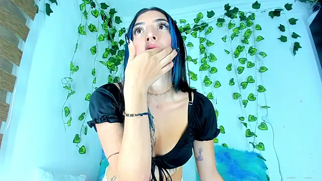 Snapshot of SaturnooStonee chatting on December 5, 3:53 am SaturnooStonee online show from December 5, 3:53 am