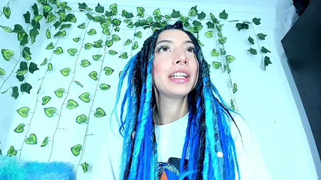 Snapshot of SaturnooStonee chatting on December 28, 5:44 am SaturnooStonee online show from December 28, 5:44 am