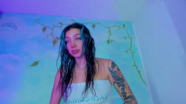 Snapshot of SaturnooStonee chatting on October 21, 6:35 am SaturnooStonee online show from October 21, 6:35 am