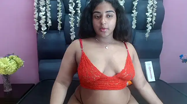 Snapshot of Sofia_Hernandez_ chatting on February 22, 6:06 am Sofia Hernandez online show from February 22, 6:06 am