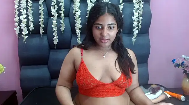 Snapshot of Sofia_Hernandez_ chatting on February 22, 9:45 am Sofia Hernandez online show from February 22, 9:45 am