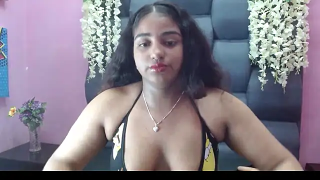 Snapshot of Sofia_Hernandez_ chatting on February 4, 2:39 am Sofia Hernandez online show from February 4, 2:39 am