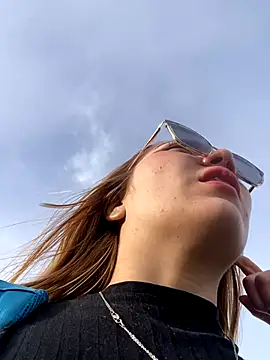 melody-dy online show from October 29, 9:47 pm