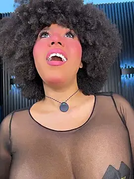 Snapshot of kendall_coxx chatting on July 15, 2:18 am kendall coxx online show from July 15, 2:18 am