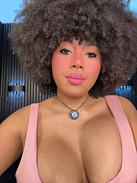 Snapshot of kendall_coxx chatting on July 1, 2:28 pm kendall coxx online show from July 1, 2:28 pm