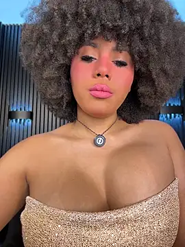 Snapshot of kendall_coxx chatting on July 14, 6:40 am kendall coxx online show from July 14, 6:40 am