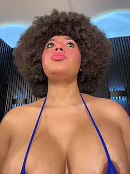 Snapshot of kendall_coxx chatting on June 3, 2:33 pm kendall coxx online show from June 3, 2:33 pm