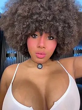 Snapshot of kendall_coxx chatting on June 30, 12:27 pm kendall coxx online show from June 30, 12:27 pm
