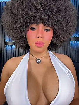 Snapshot of kendall_coxx chatting on July 11, 1:39 am kendall coxx online show from July 11, 1:39 am