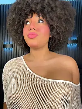 Snapshot of kendall_coxx chatting on June 13, 6:11 am kendall coxx online show from June 13, 6:11 am